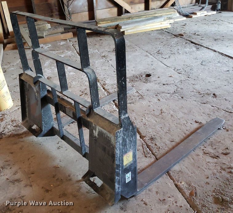 image for item DQ0507 MDS  42" L skid steer forks