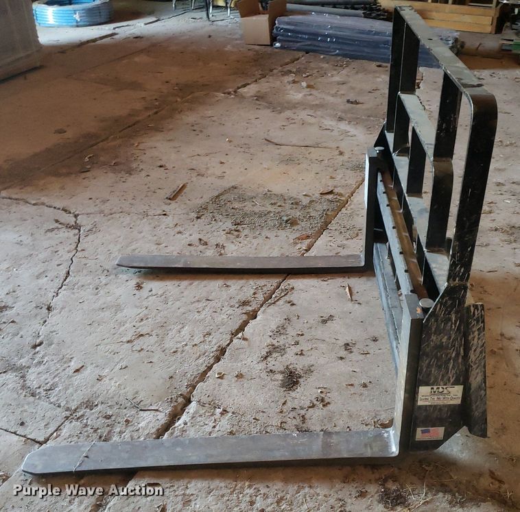 image for item DQ0507 MDS  42" L skid steer forks