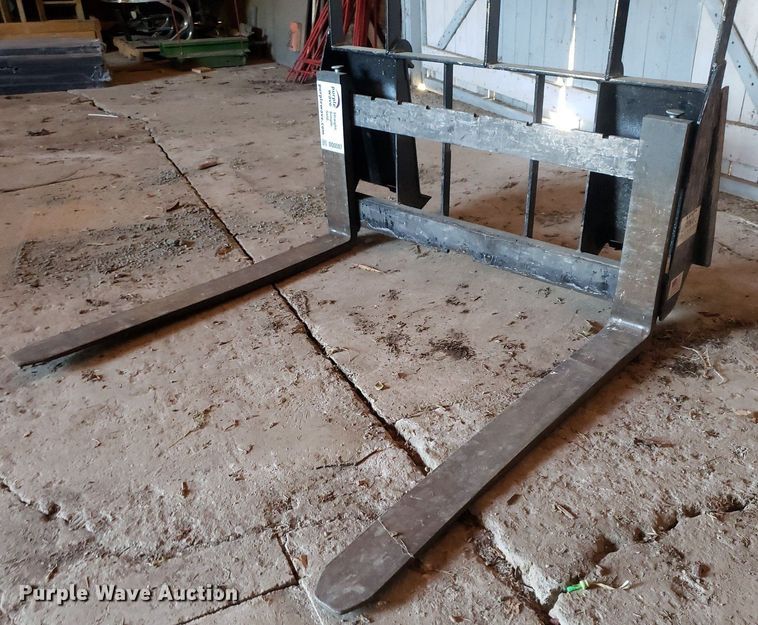 image for item DQ0507 MDS  42" L skid steer forks