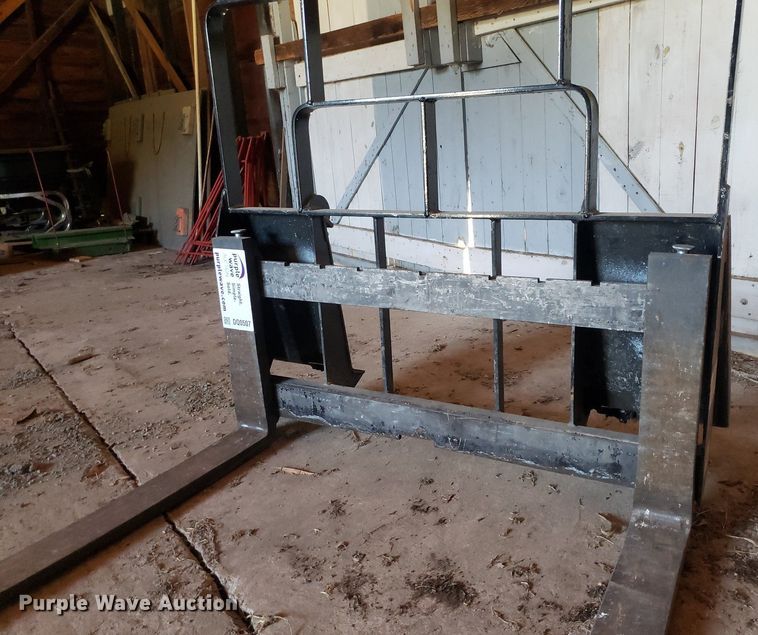 image for item DQ0507 MDS  42" L skid steer forks