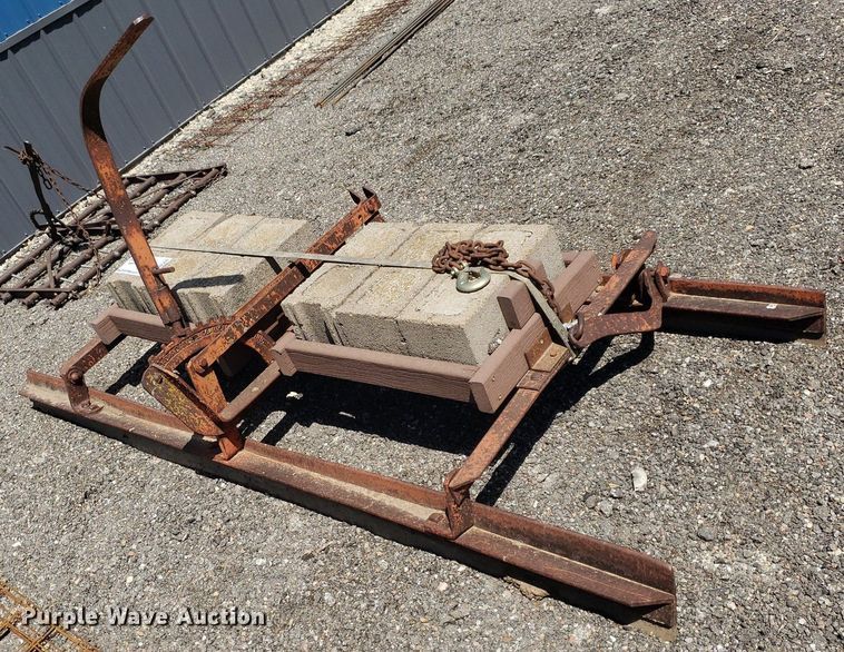 image for item DQ0508 8' L land leveler