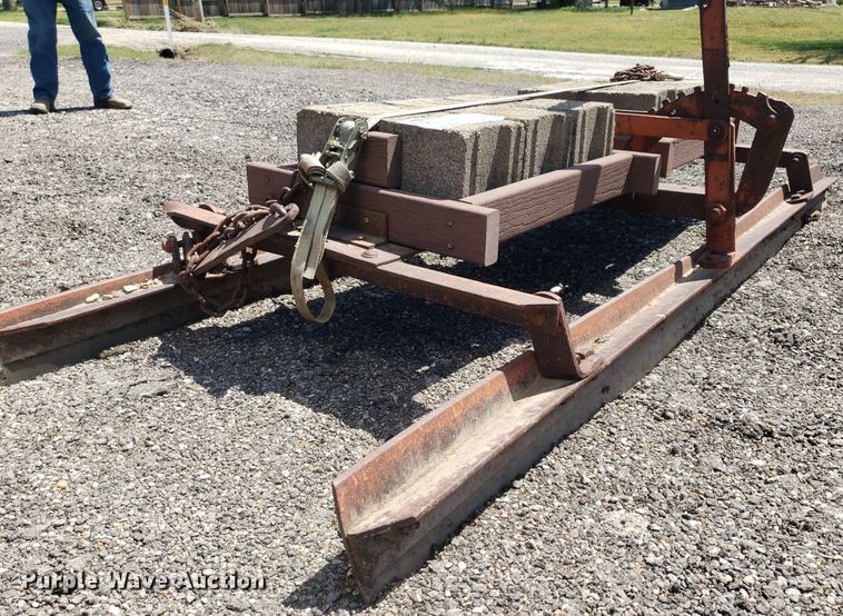 image for item DQ0508 8' L land leveler