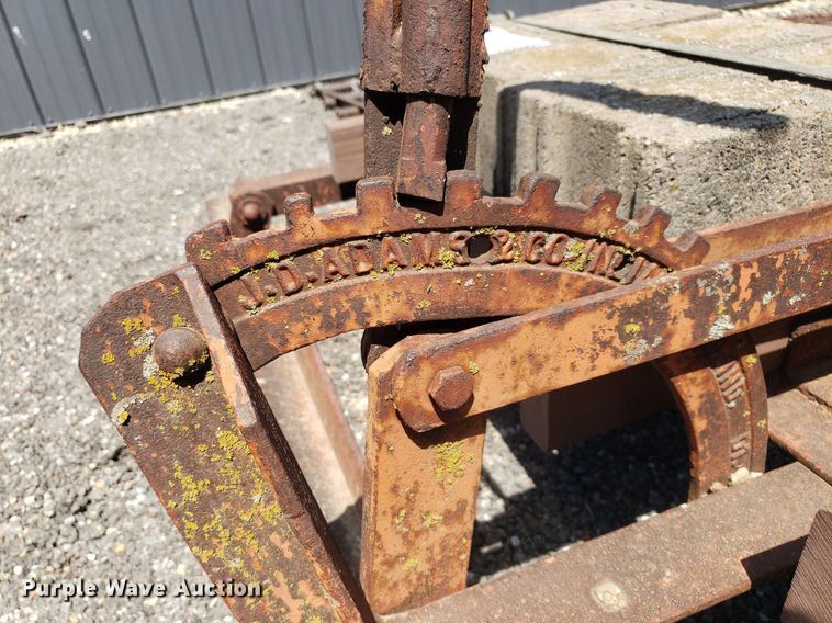 image for item DQ0508 8' L land leveler