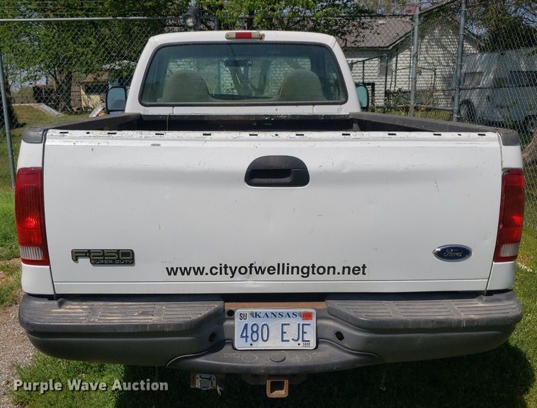 image for item DQ0511 2001 Ford F250 Super Duty  pickup truck