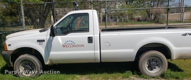 image for item DQ0511 2001 Ford F250 Super Duty  pickup truck