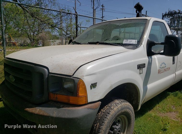 image for item DQ0511 2001 Ford F250 Super Duty  pickup truck