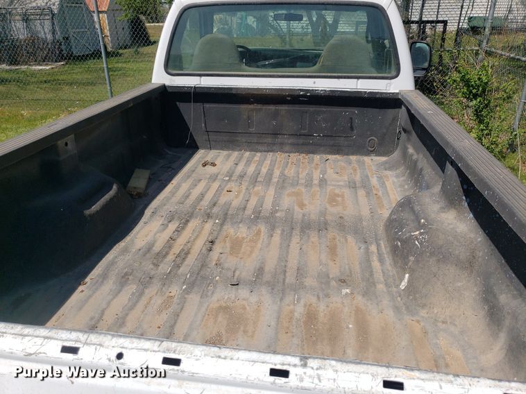 image for item DQ0511 2001 Ford F250 Super Duty  pickup truck