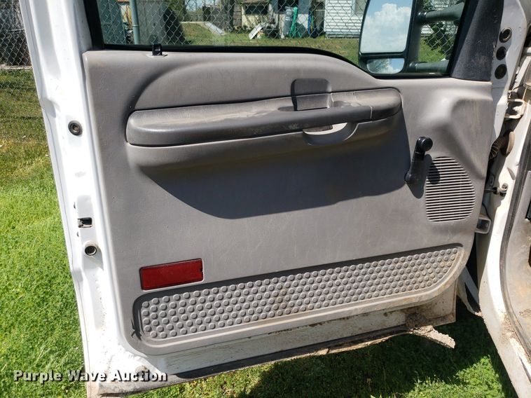 image for item DQ0511 2001 Ford F250 Super Duty  pickup truck