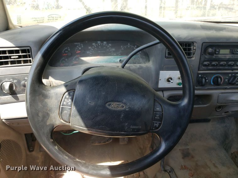 image for item DQ0511 2001 Ford F250 Super Duty  pickup truck