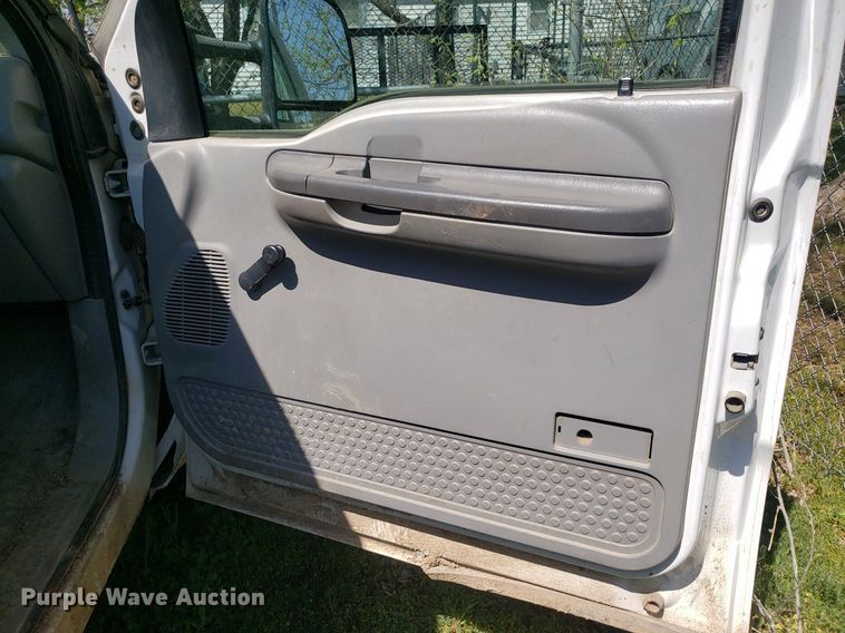 image for item DQ0511 2001 Ford F250 Super Duty  pickup truck