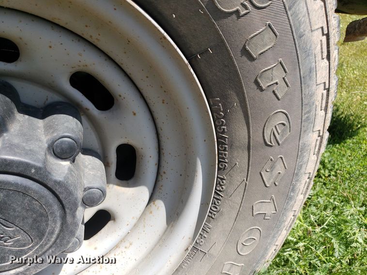 image for item DQ0511 2001 Ford F250 Super Duty  pickup truck