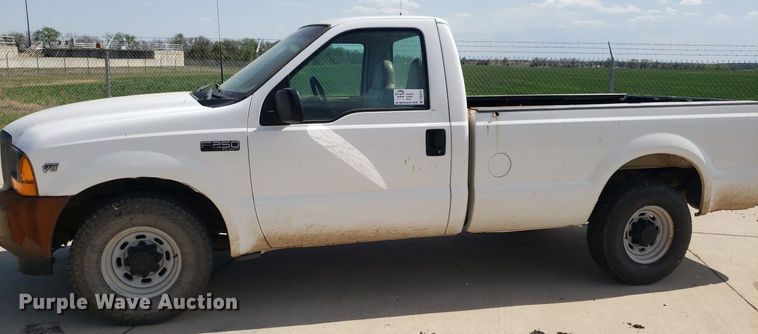 image for item DQ0512 2001 Ford F250 Super Duty  pickup truck