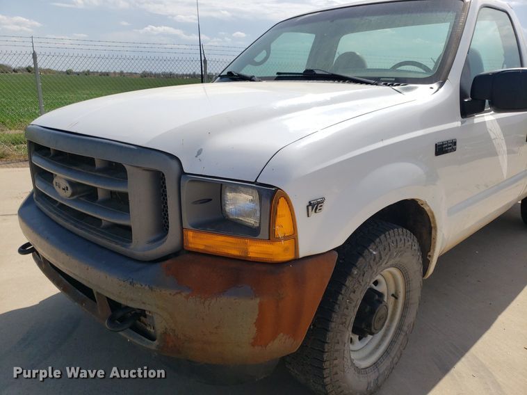 image for item DQ0512 2001 Ford F250 Super Duty  pickup truck