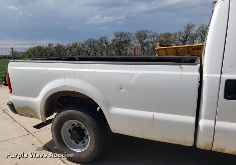 image for item DQ0512 2001 Ford F250 Super Duty  pickup truck