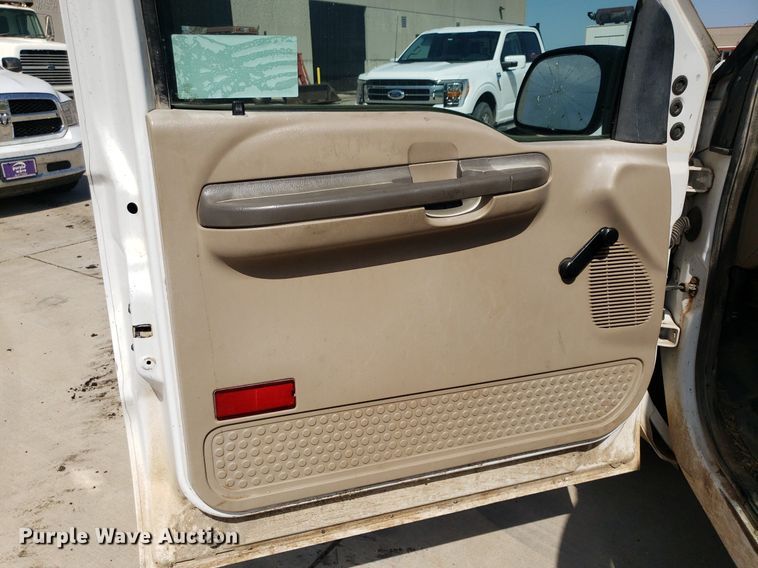 image for item DQ0512 2001 Ford F250 Super Duty  pickup truck