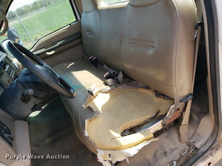 image for item DQ0512 2001 Ford F250 Super Duty  pickup truck