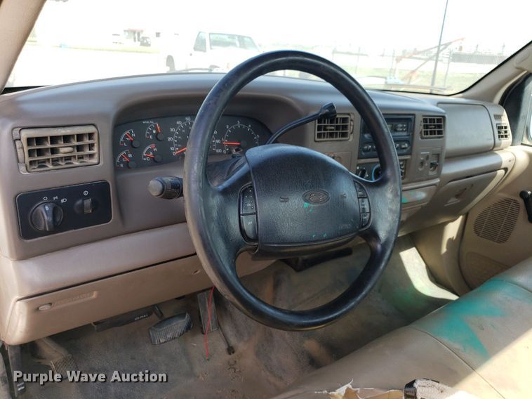 image for item DQ0512 2001 Ford F250 Super Duty  pickup truck