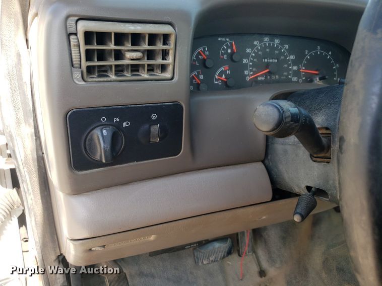 image for item DQ0512 2001 Ford F250 Super Duty  pickup truck