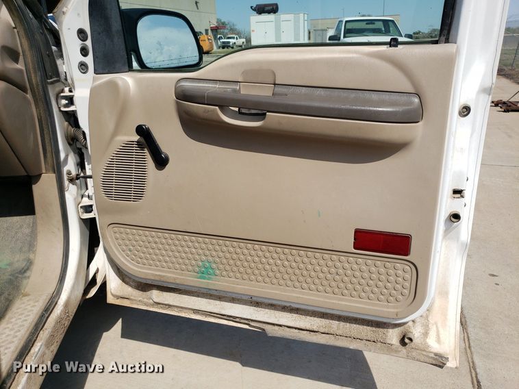 image for item DQ0512 2001 Ford F250 Super Duty  pickup truck