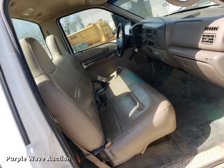 image for item DQ0512 2001 Ford F250 Super Duty  pickup truck