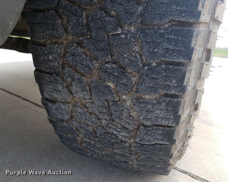 image for item DQ0512 2001 Ford F250 Super Duty  pickup truck