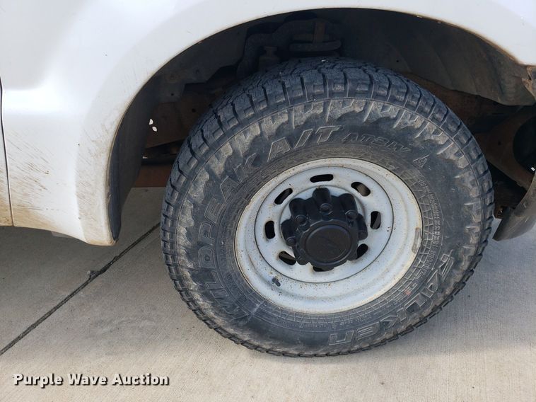 image for item DQ0512 2001 Ford F250 Super Duty  pickup truck