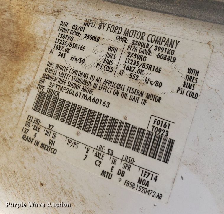 image for item DQ0512 2001 Ford F250 Super Duty  pickup truck