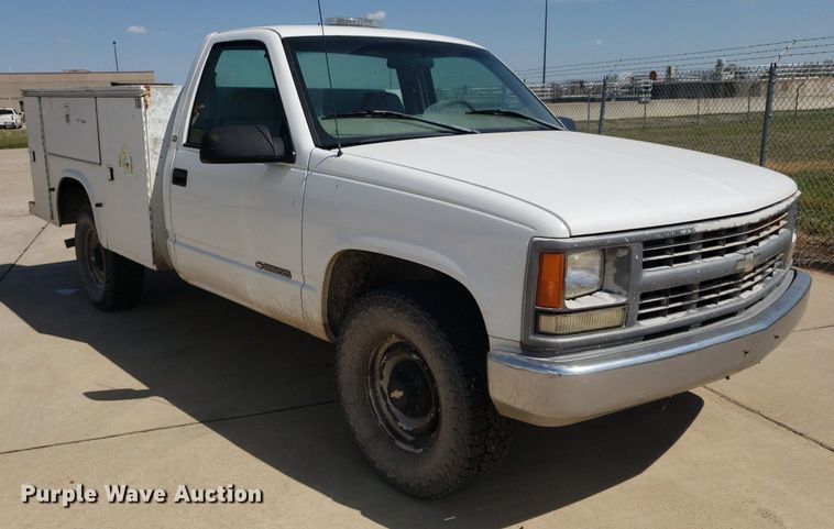 image for item DQ0513 1998 Chevrolet C2500HD  utility bed pickup truck