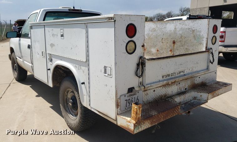 image for item DQ0513 1998 Chevrolet C2500HD  utility bed pickup truck