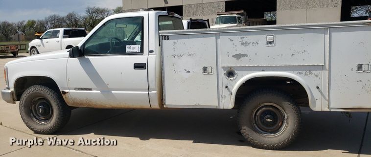 image for item DQ0513 1998 Chevrolet C2500HD  utility bed pickup truck
