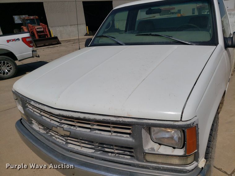 image for item DQ0513 1998 Chevrolet C2500HD  utility bed pickup truck