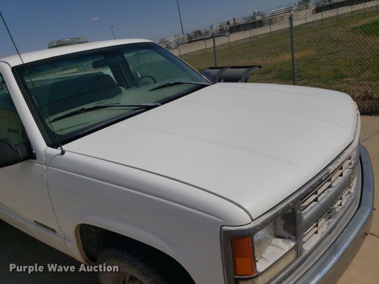 image for item DQ0513 1998 Chevrolet C2500HD  utility bed pickup truck