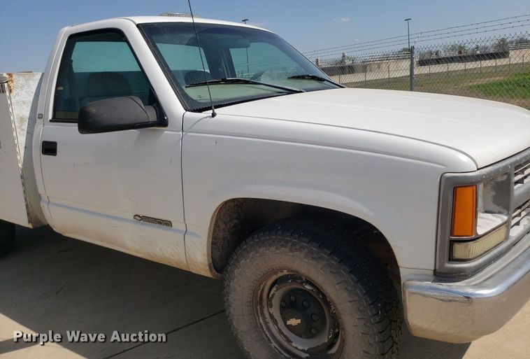 image for item DQ0513 1998 Chevrolet C2500HD  utility bed pickup truck