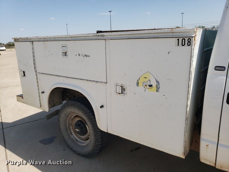 image for item DQ0513 1998 Chevrolet C2500HD  utility bed pickup truck