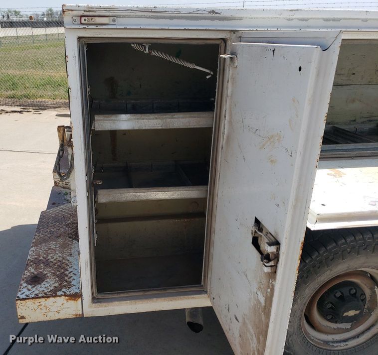 image for item DQ0513 1998 Chevrolet C2500HD  utility bed pickup truck