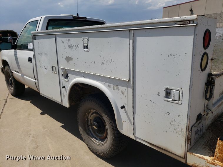 image for item DQ0513 1998 Chevrolet C2500HD  utility bed pickup truck