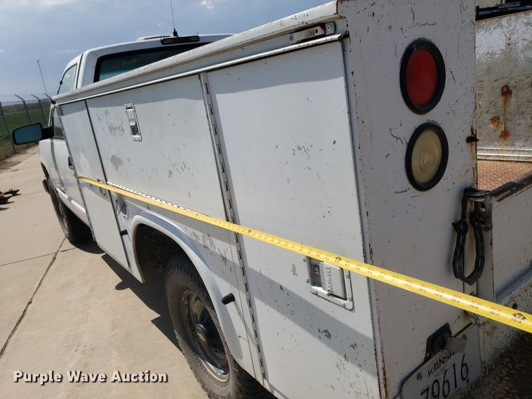 image for item DQ0513 1998 Chevrolet C2500HD  utility bed pickup truck