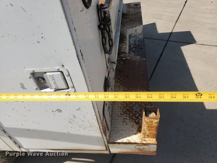 image for item DQ0513 1998 Chevrolet C2500HD  utility bed pickup truck