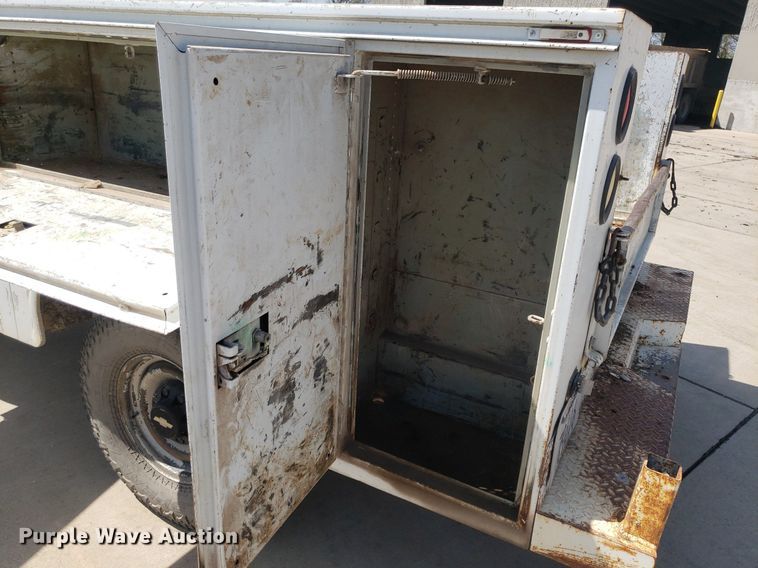 image for item DQ0513 1998 Chevrolet C2500HD  utility bed pickup truck