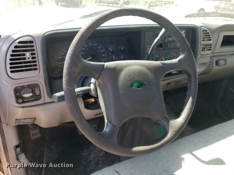 image for item DQ0513 1998 Chevrolet C2500HD  utility bed pickup truck