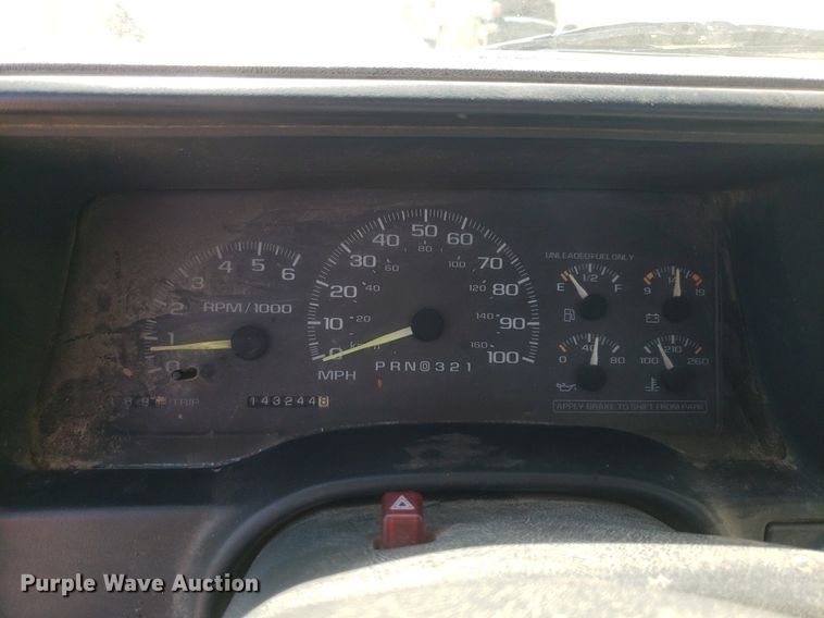 image for item DQ0513 1998 Chevrolet C2500HD  utility bed pickup truck