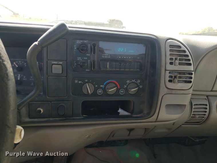 image for item DQ0513 1998 Chevrolet C2500HD  utility bed pickup truck