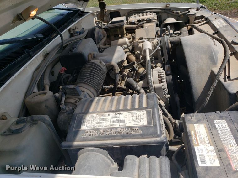 image for item DQ0513 1998 Chevrolet C2500HD  utility bed pickup truck