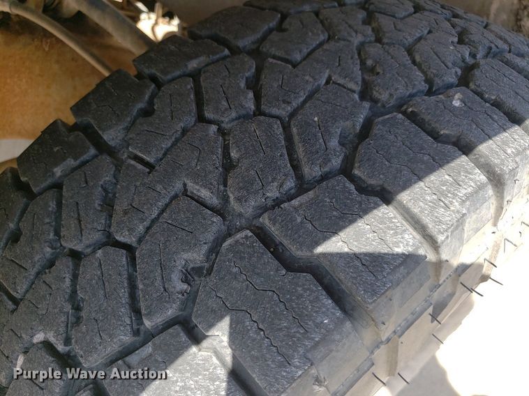 image for item DQ0513 1998 Chevrolet C2500HD  utility bed pickup truck