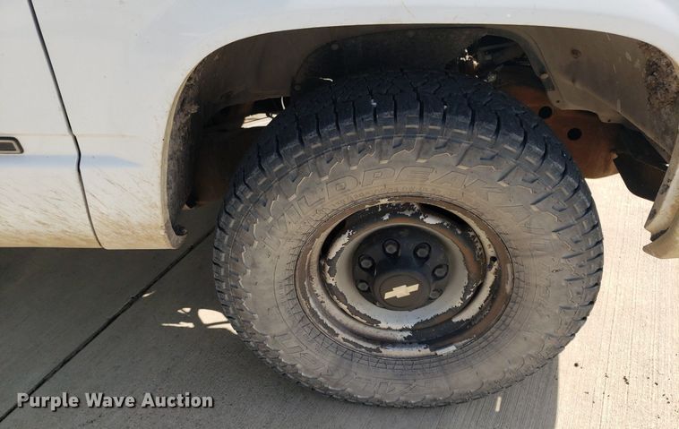 image for item DQ0513 1998 Chevrolet C2500HD  utility bed pickup truck