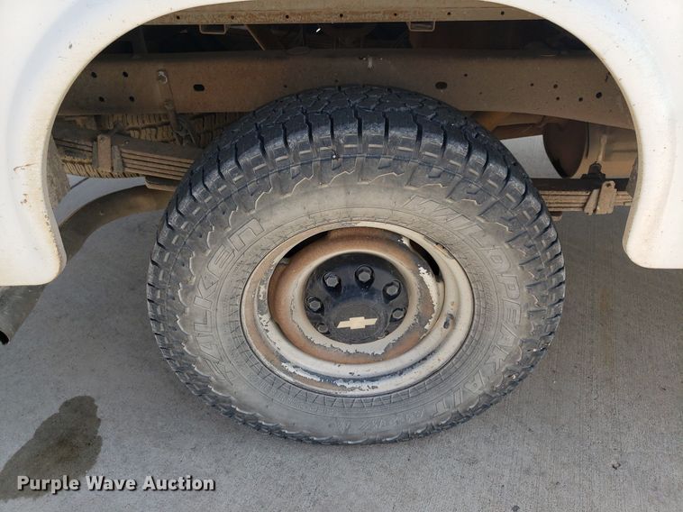 image for item DQ0513 1998 Chevrolet C2500HD  utility bed pickup truck