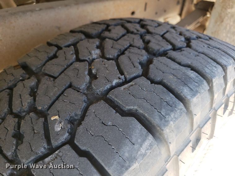 image for item DQ0513 1998 Chevrolet C2500HD  utility bed pickup truck