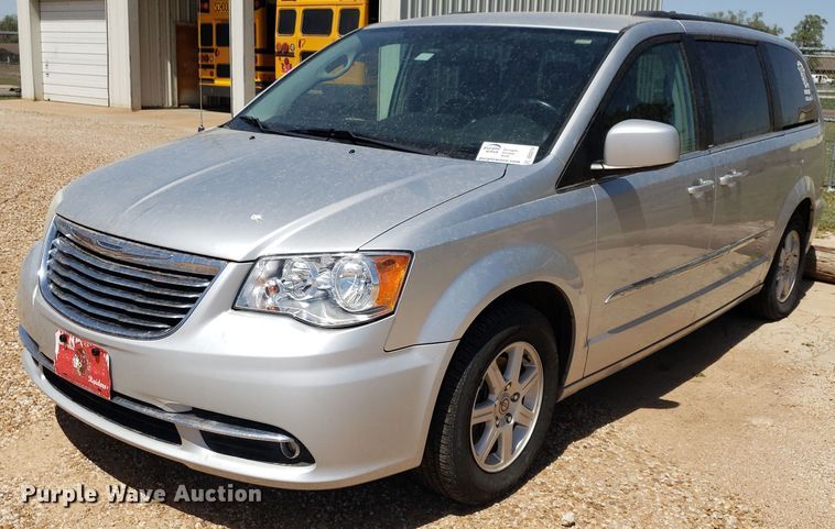 image for item DQ0514 2011 Chrysler Town & Country  van