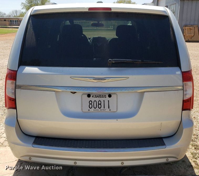 image for item DQ0514 2011 Chrysler Town & Country  van