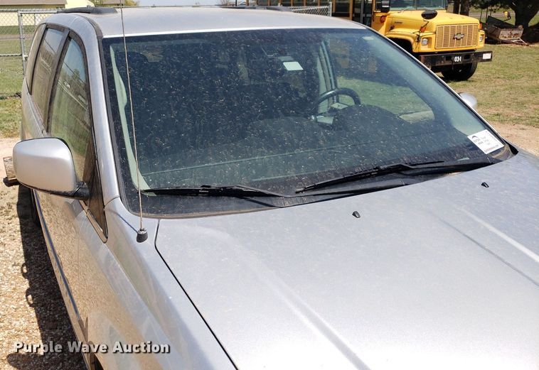 image for item DQ0514 2011 Chrysler Town & Country  van